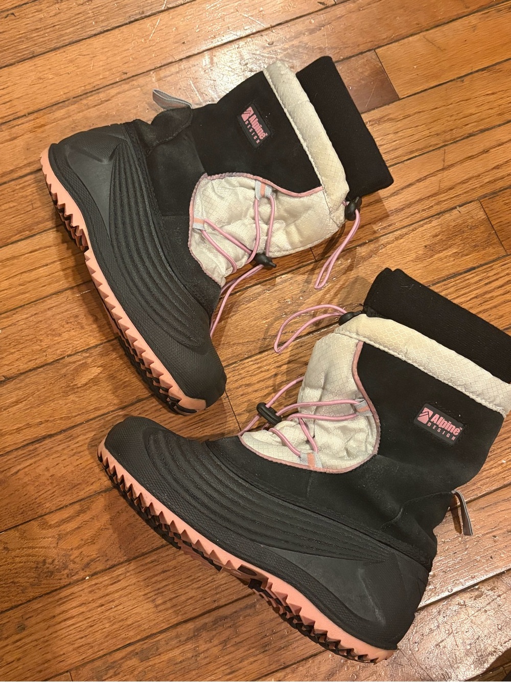 Alpine Design Black and Pink girl’s Insulated Winter Boots size 3